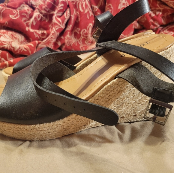 Torrid wedge - Picture 2 of 5